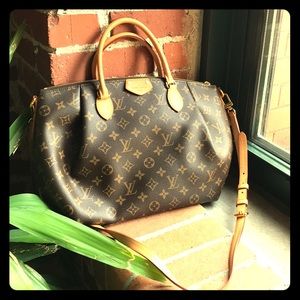Louis Vuitton purse